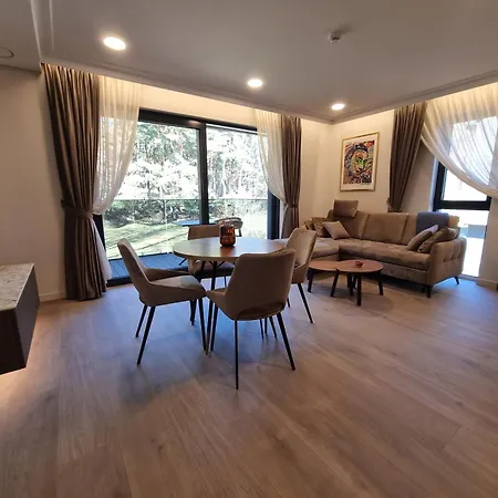 Labas Apartment *